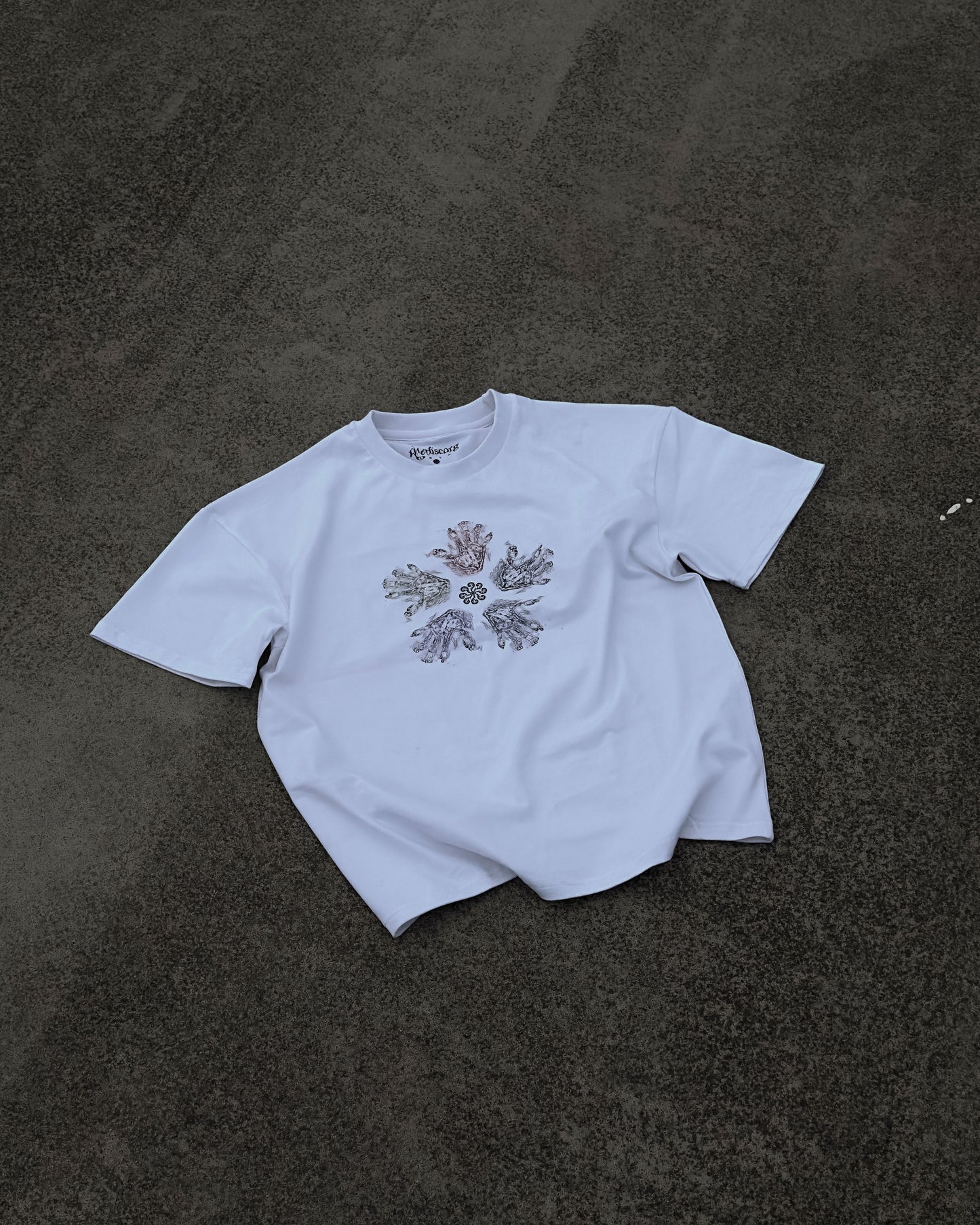 LOST GRASP TEE (WHITE)