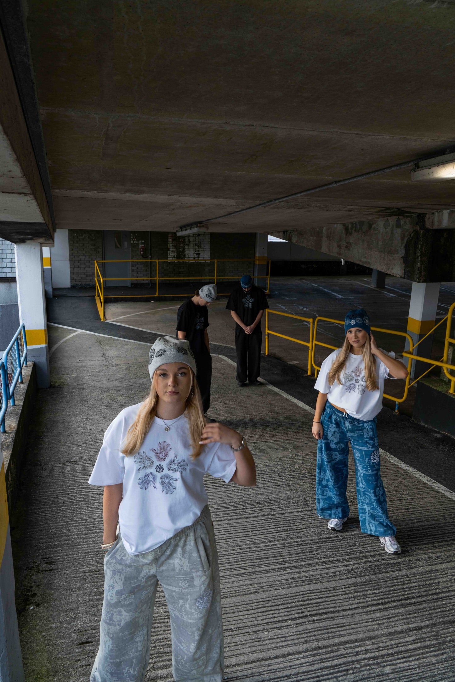 LOST GRASP TEE (WHITE)