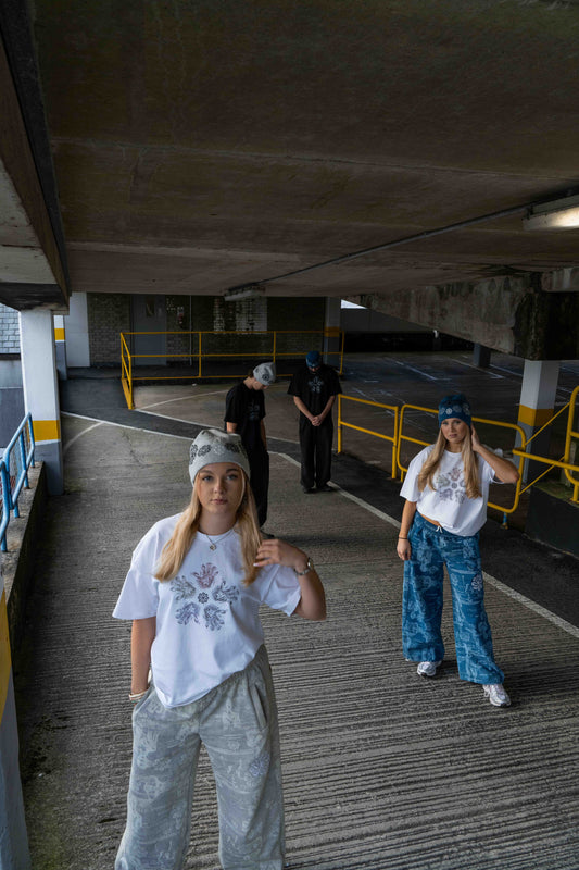 LOST GRASP TEE (WHITE)